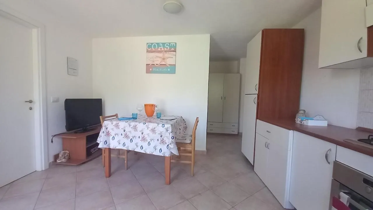 A Pochi Passi Dal Mare - Baja Sardinia Apartment 0*,  Italy