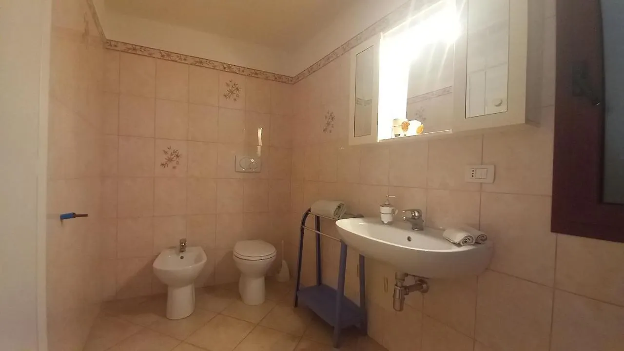 A Pochi Passi Dal Mare - Baja Sardinia Apartment Italy