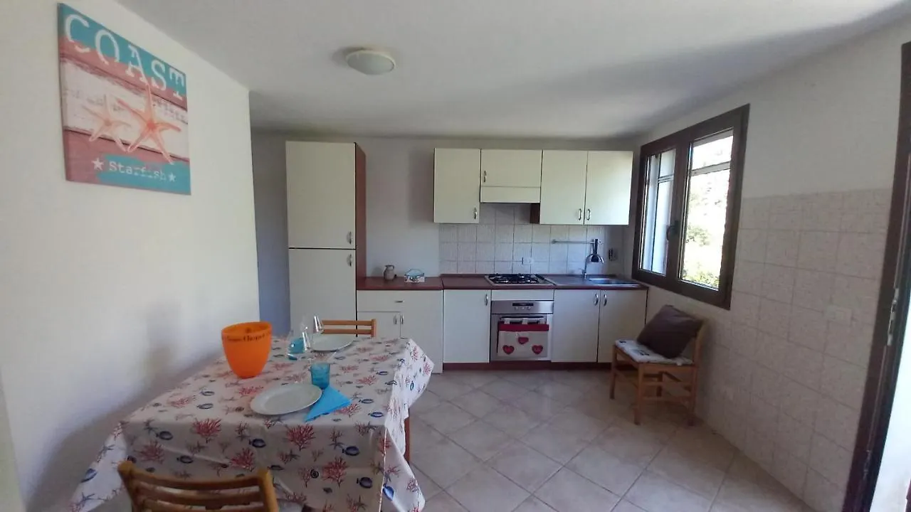 A Pochi Passi Dal Mare - Baja Sardinia Apartment