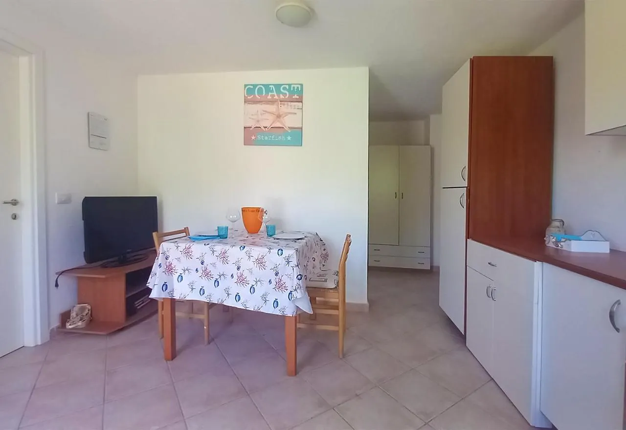 A Pochi Passi Dal Mare - Baja Sardinia Apartment Italy