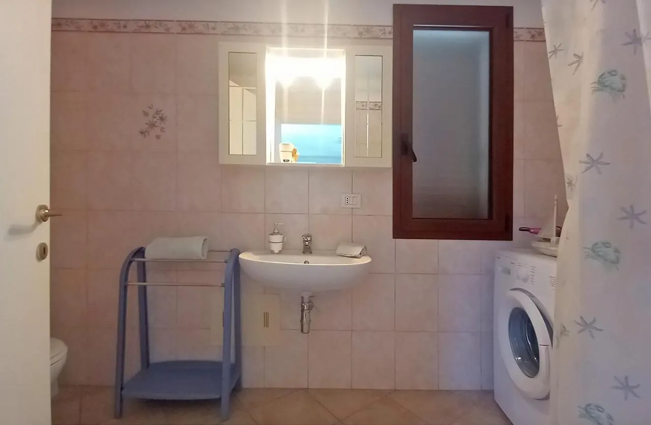 A Pochi Passi Dal Mare - Baja Sardinia Apartment 0*,  Italy