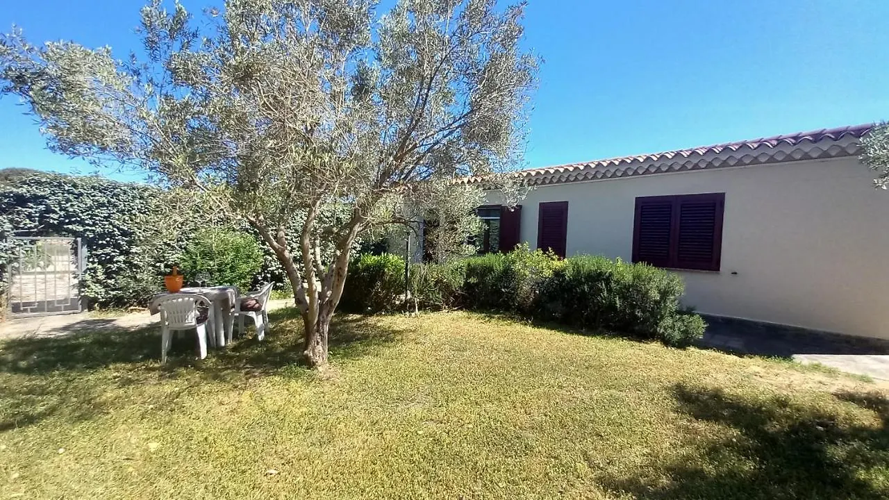 A Pochi Passi Dal Mare - Baja Sardinia Apartment