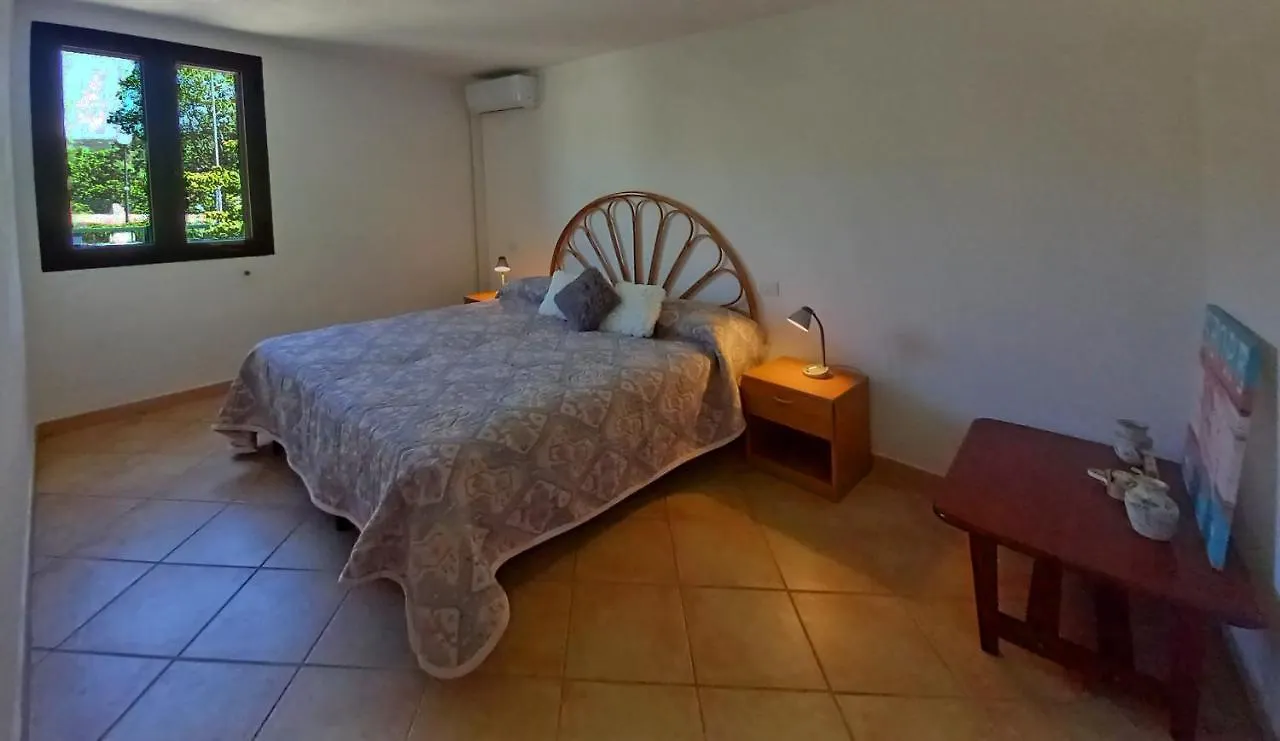 A Pochi Passi Dal Mare - Baja Sardinia Apartment Italy