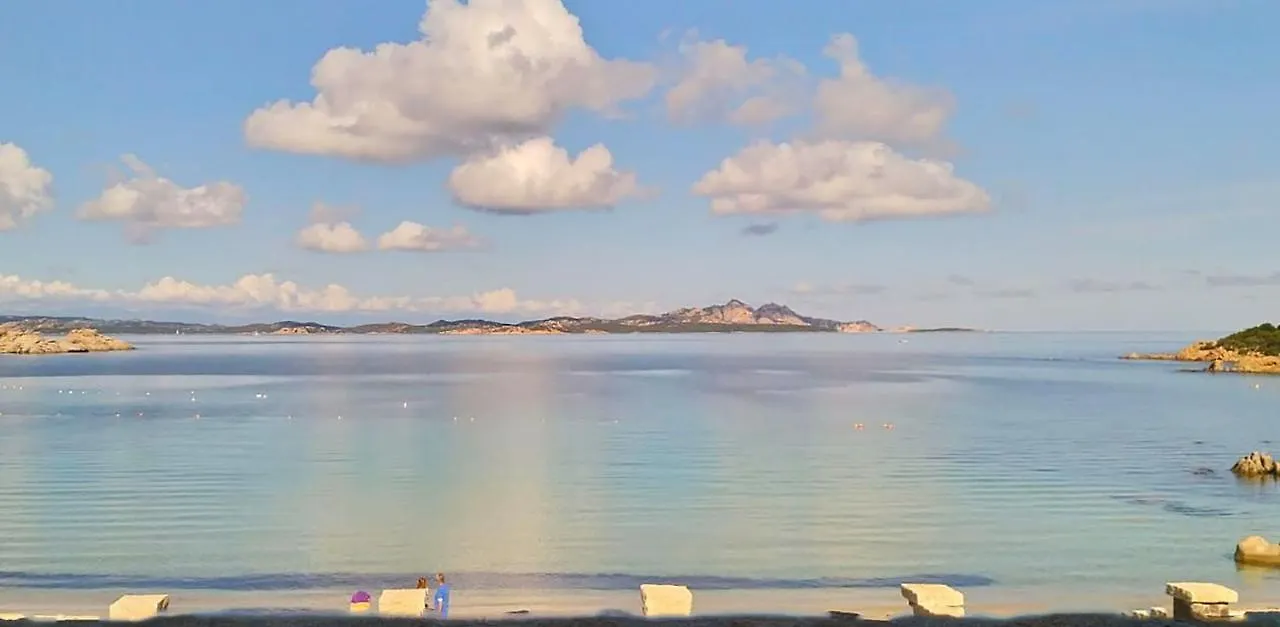 A Pochi Passi Dal Mare - Baja Sardinia Apartment 0*,